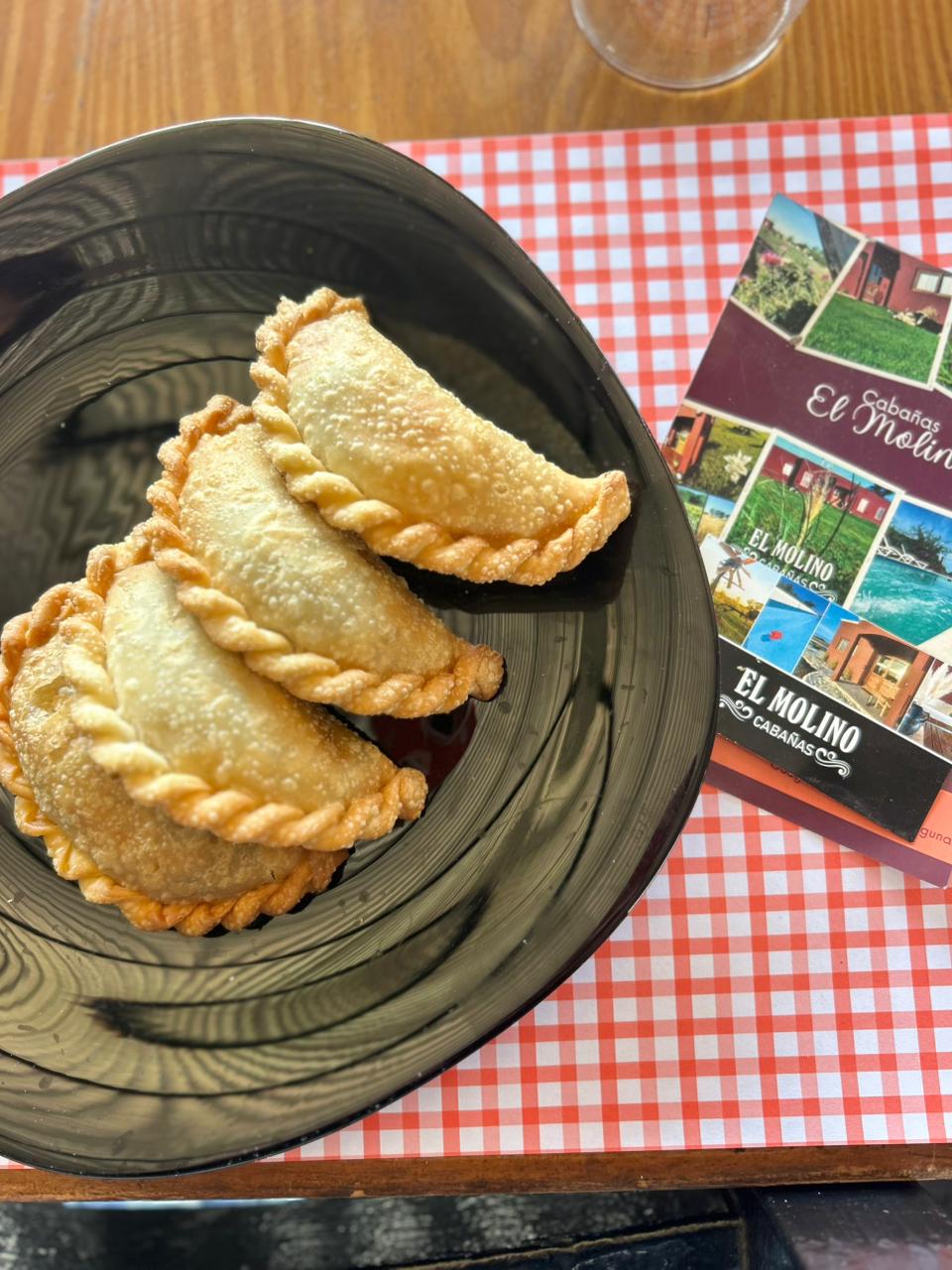 Detalles de decoración y servicio